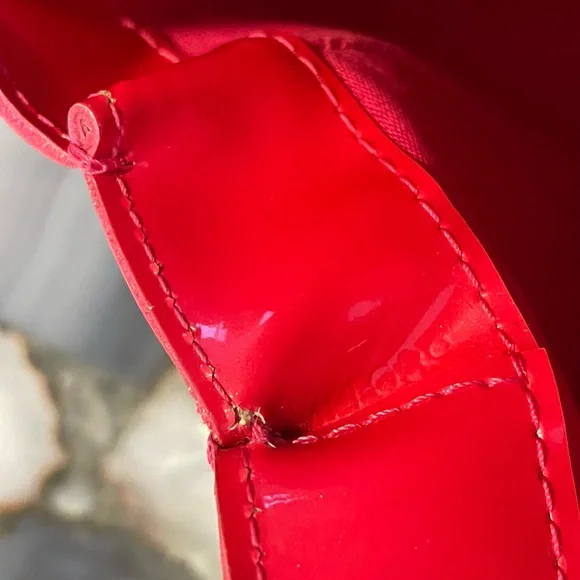 Louis Vuitton Hot Pink Vernis Wilshire PM Bag with authentic LV dust-bag - Picture 3 of 16